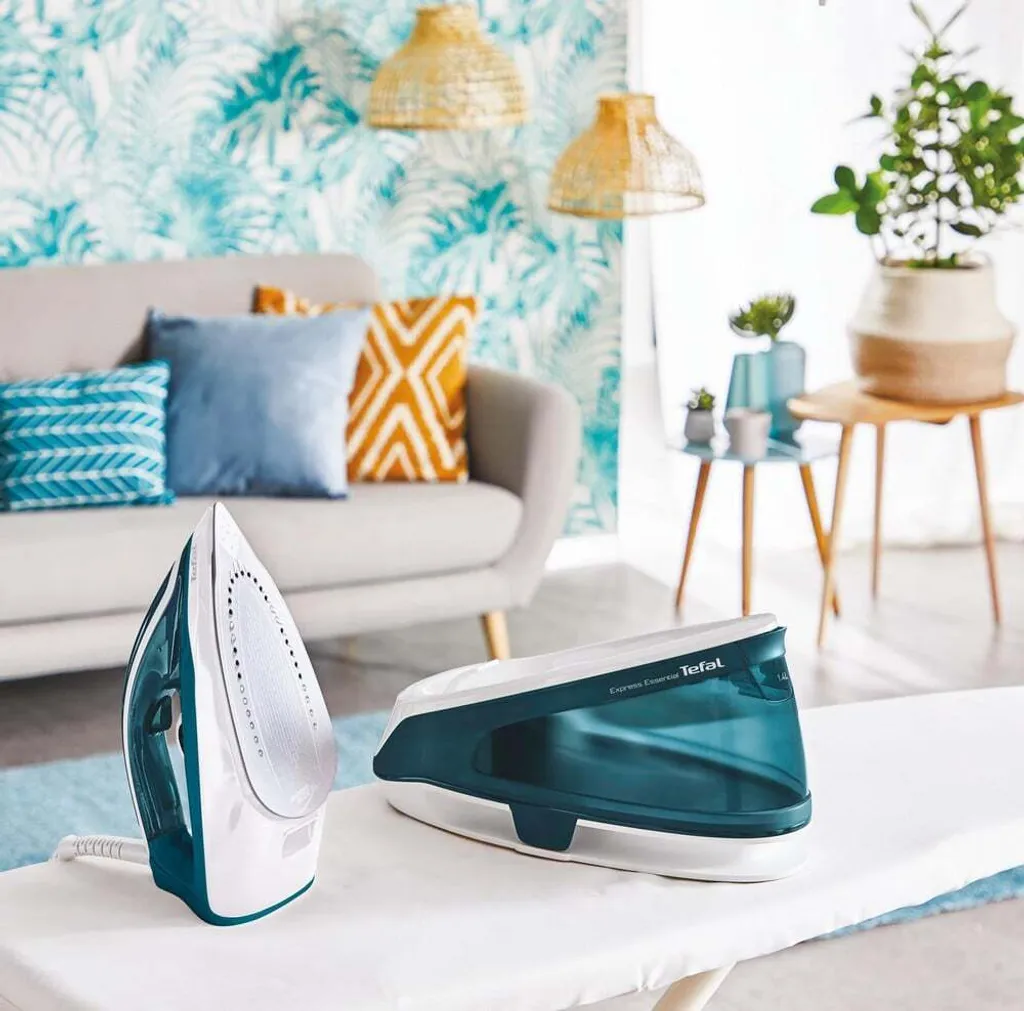 Tefal SV6115E0 Dampfbügelstation Dampfgenerator, Keramiksohle, 2200 Watt, 2 Min Aufheizzeit, Vertikaldampf, Anti-Kalk, Abschaltautomatik 10 Tefal SV6115E0 Dampfbügelstation Dampfgenerator, Keramiksohle, 2200 Watt, 2 Min Aufheizzeit, Vertikaldampf, Anti-Kalk, Abschaltautomatik – Bild 8