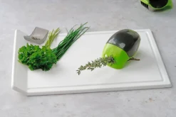 FACKELMANN Kräuterroller Mit Kräuterabstreifer, Schneidroller Mit Scharfen Klingen, Kräuterschneider Aus Hochwertigem Edelstahl/Kunststoff, Hochwertiges Schneidrad (Farbe:Grün/Grau), Menge: 1 Stück 23 FACKELMANN Kräuterroller Mit Kräuterabstreifer, Schneidroller Mit Scharfen Klingen, Kräuterschneider Aus Hochwertigem Edelstahl/Kunststoff, Hochwertiges Schneidrad (Farbe:Grün/Grau), Menge: 1 Stück -Smart Kitchen Store 11521f5f4a313a2ef82a6ebed57e07af