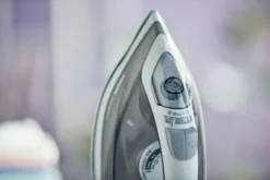 Philips EasySpeed Bügeleisen Mit Keramikbügelsohle, 15 G/min Konstanter Dampf, 2000 W, Grau (GC1751/80) -Smart Kitchen Store 2de166b112afb1c9f19a523ee769ade5