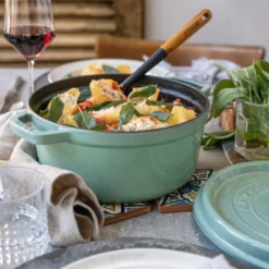 STAUB Cocotte Rund 28 Cm Salbei 16 STAUB Cocotte Rund 28 Cm Salbei -Smart Kitchen Store 37bece73a770bf5e7730b1cd08cafa08