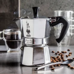 Bialetti Moka Express - 3 Tassen Espressokocher 41 Bialetti Moka Express - 3 Tassen Espressokocher -Smart Kitchen Store 389e12ed31c5b0eae3c0c57a14e0d970