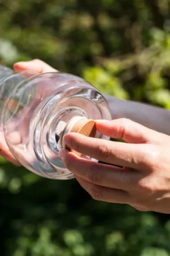 Wasserkaraffe Cadus Mit Olivenholzdeckel Und Edelsteinen -Smart Kitchen Store 392c6157b07b4c01a4fcafae0b198c39