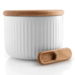 Eva Solo Salzdose Mit Deckel Und Löffel White 10,5 Cm -Smart Kitchen Store 5bf1191305e722e8f5b849aca6e3937f