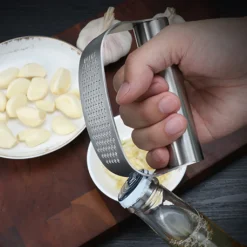 Knoblauch Ingwer Presse, Knoblauchpresse, Crusher Squeezer Stampfer 304 Edelstahl Crusher Squeezer Für Knoblauch Ingwer -Smart Kitchen Store 6cf77898d8e41ffc55f6f922b94423b0