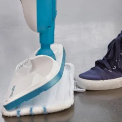 Black & Decker Black+Decker FSM13E1 Dampfbesen Steam Mop, Basic (Dampfreiniger Für Hygienische, Gründliche Sauberkeit, Abnehmbarer Stiel, Einfache Bedienbarkeit, Inkl. 1 Mikrofaser-Pad), 1300 W -Smart Kitchen Store 7b53f0656968c4f02970dd8aba596b36