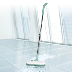 CLEANmaxx Akku-Spray-Mopp - 360° Rotation - Türkis/weiß Mopp Spray Mop CLEANmaxx Akku Bodenwischer Sprühmop Wischtuch Sprühwischer Sprüh -Smart Kitchen Store 9899a6297b446e81a4702f7731ac8cd9