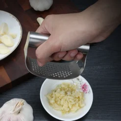 Knoblauch Ingwer Presse, Knoblauchpresse, Crusher Squeezer Stampfer 304 Edelstahl Crusher Squeezer Für Knoblauch Ingwer -Smart Kitchen Store b85bdbe486c26bd0d9fec4efe7200498