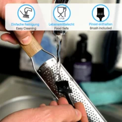 REDSALT® Premium Zester Edelstahl Reibe Mit Holzgriff | Rasiermesserscharfe Klinge | Küchenreibe Für Zitrone Ingwer Muskatnuss | Parmesanreibe Ingwerreibe Zitronenreibe Käsereibe -Smart Kitchen Store bbfa43db968ac87ce7b16e940ef369d1