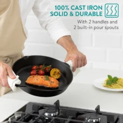Navaris Gusseisenpfanne - 30 Cm Groß - Eingebrannte Feuerfeste Gusseisen Pfanne Mit Doppelgriff - Ölgießer Für Den Grill Gasgrill Ofen -Smart Kitchen Store c1fd7df193a9bb01848c38933ed2e453
