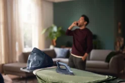 Philips PerfectCare Bügelstation, Keramikbügelsohle, 120 G/min Konstanter. Dampf, 8.0 Bar, 2100 W, Blau (PSG7130/20) 19 Philips PerfectCare Bügelstation, Keramikbügelsohle, 120 G/min Konstanter. Dampf, 8.0 Bar, 2100 W, Blau (PSG7130/20) -Smart Kitchen Store e67b51c5222a02569ccc5425b44e0f31