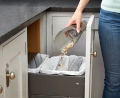 Black & Decker NVC215W Dustbuster, Eisblau -Smart Kitchen Store f2c10db0331a7b185d4b213c590f0a2f