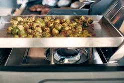 Enders Edelstahl-Grillpfanne Für Seitenkocher Monroe 3/4 Und Boston 3/4/6 Plancha 5 Enders Edelstahl-Grillpfanne Für Seitenkocher Monroe 3/4 Und Boston 3/4/6 Plancha -Smart Kitchen Store f4c11cf9191717f9af0b40e332c01f94