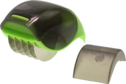 FACKELMANN Kräuterroller Mit Kräuterabstreifer, Schneidroller Mit Scharfen Klingen, Kräuterschneider Aus Hochwertigem Edelstahl/Kunststoff, Hochwertiges Schneidrad (Farbe:Grün/Grau), Menge: 1 Stück 25 FACKELMANN Kräuterroller Mit Kräuterabstreifer, Schneidroller Mit Scharfen Klingen, Kräuterschneider Aus Hochwertigem Edelstahl/Kunststoff, Hochwertiges Schneidrad (Farbe:Grün/Grau), Menge: 1 Stück -Smart Kitchen Store f9189128b34f5e4451f45a7c720105dc